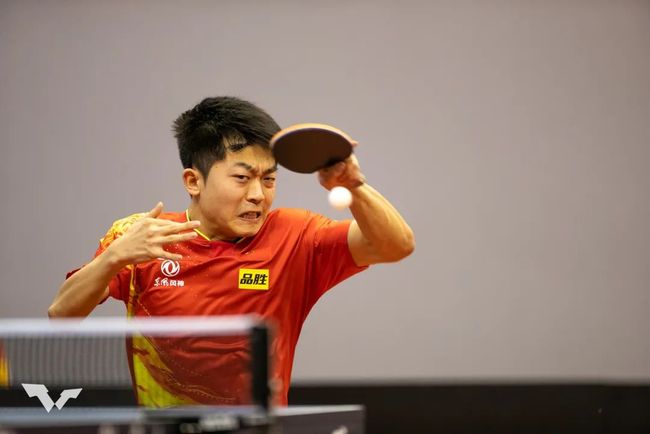 不看人傳球 不看人傳球